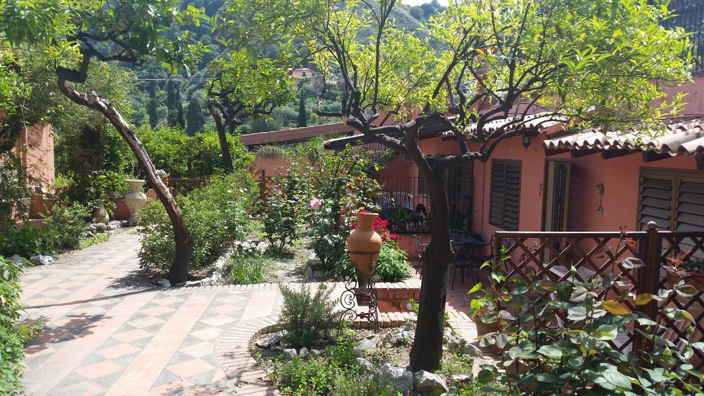 Villa Carmelas ตาออร์มินา ภายนอก รูปภาพ